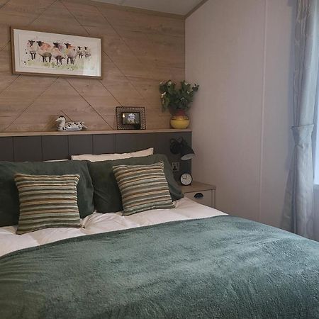 Honeycomb Lodge - Holiday Home 5 Min From פדסטואו מראה חיצוני תמונה